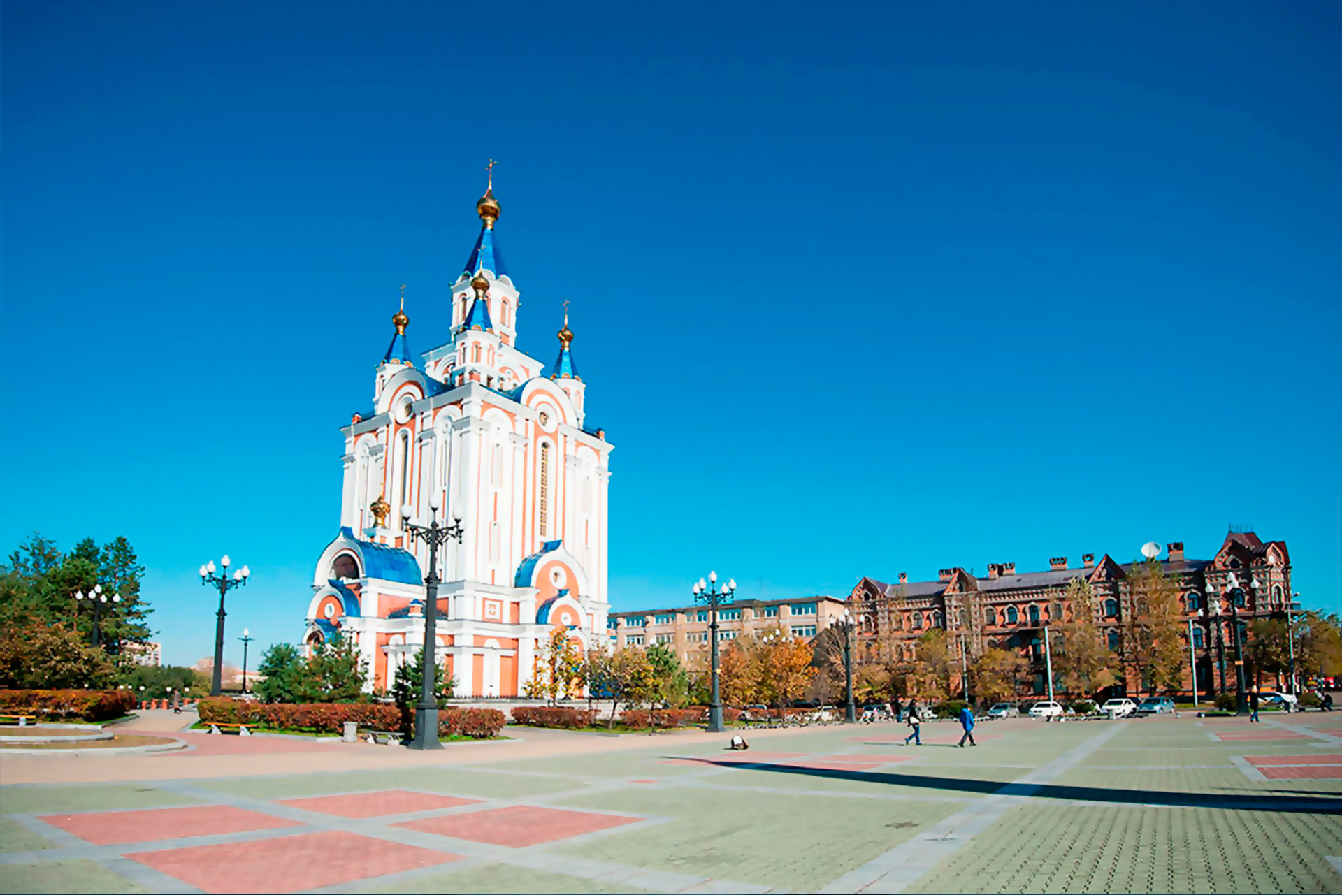 Храм на Комсомольской площади в Хабаровске